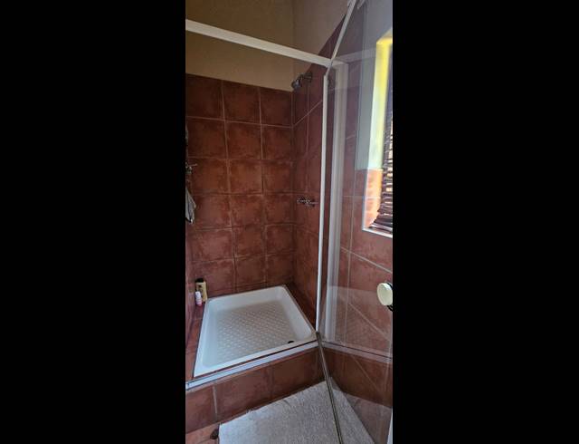 3 BEDROOM FREESTANDING FOR SALE IN CASHAN